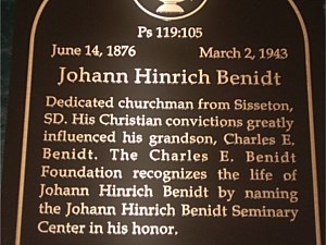 2nd bronze plaque for Concordia Seminary